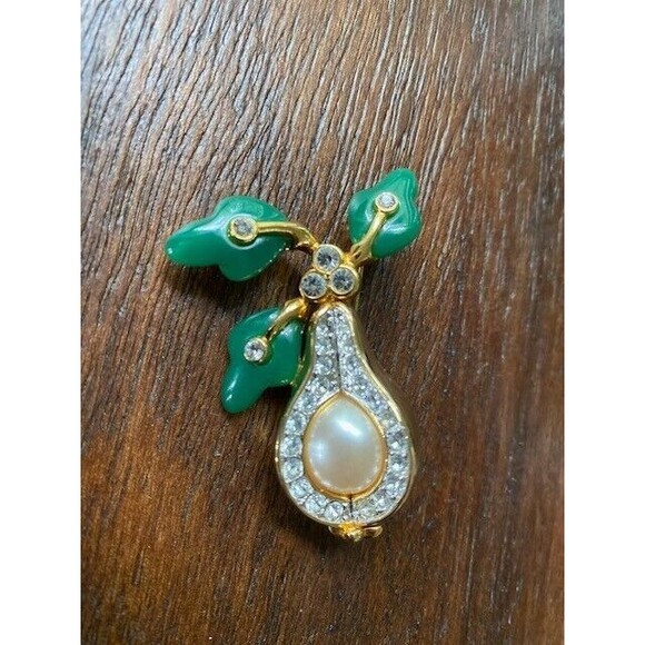 Vintage Joan Rivers Signed Avocado Rhinestone and Green Lucite Brooch Pin - Picture 5 of 5